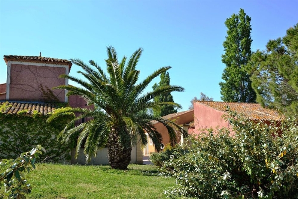Hotel Adonis Arles by Olydea Les Hameaux de Camargue